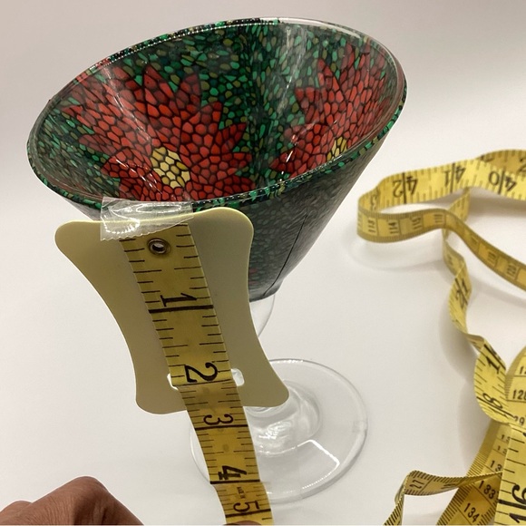 Unique Beautiful Small Christmas Martini Glass (1) - Picture 8 of 10